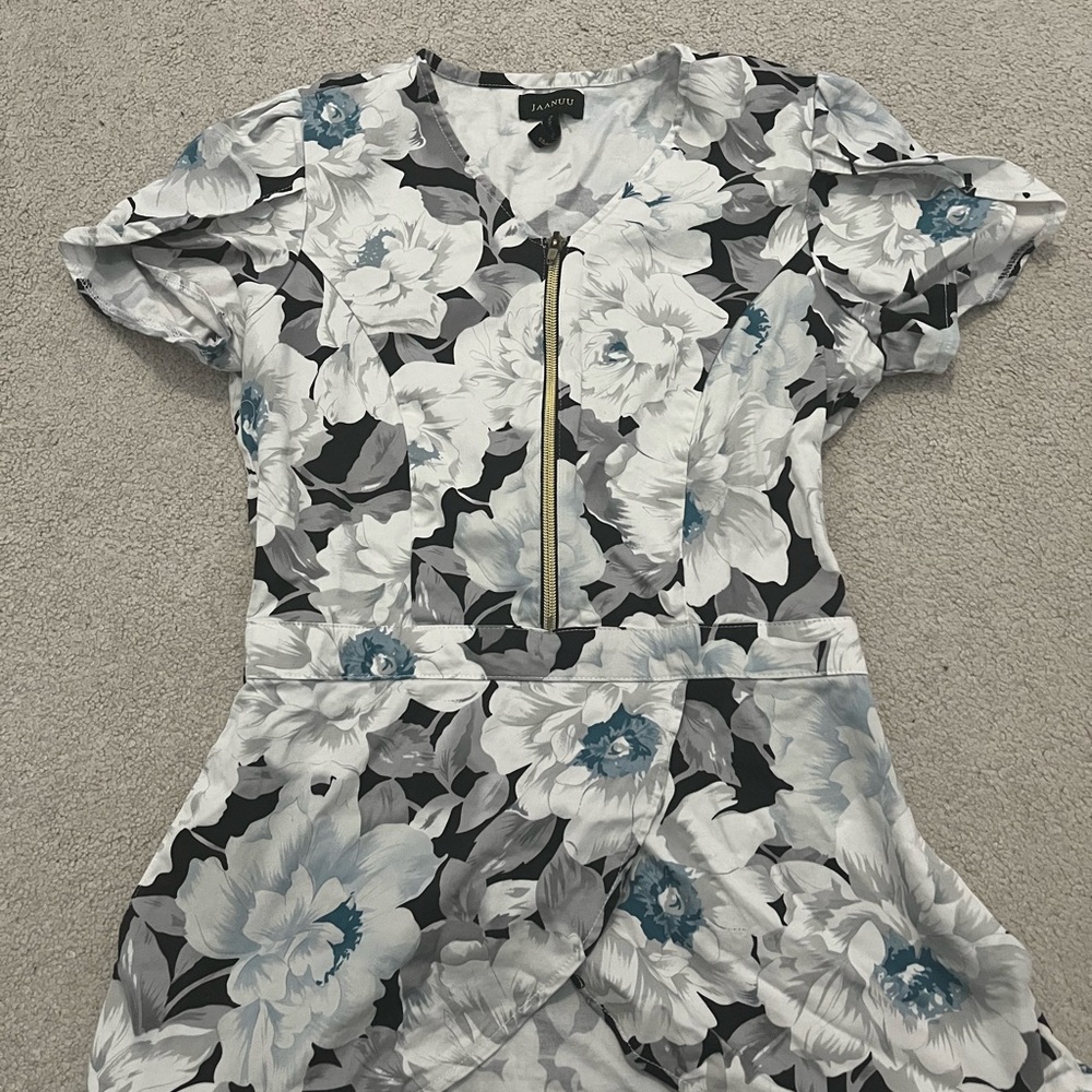 Jaanuu scrub top XS